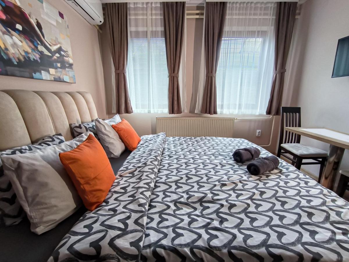 Studio Apartments Maksimovic Ni Buitenkant foto