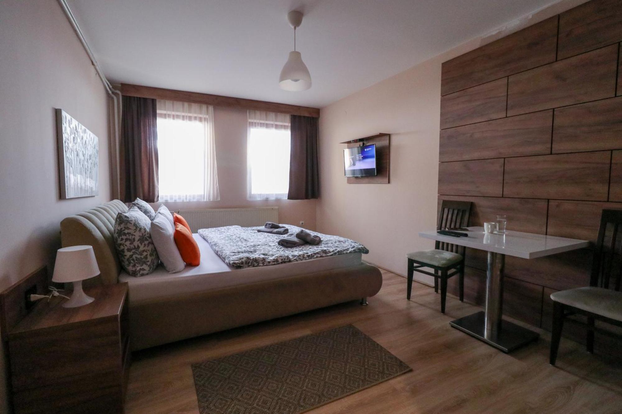 Studio Apartments Maksimovic Ni Buitenkant foto