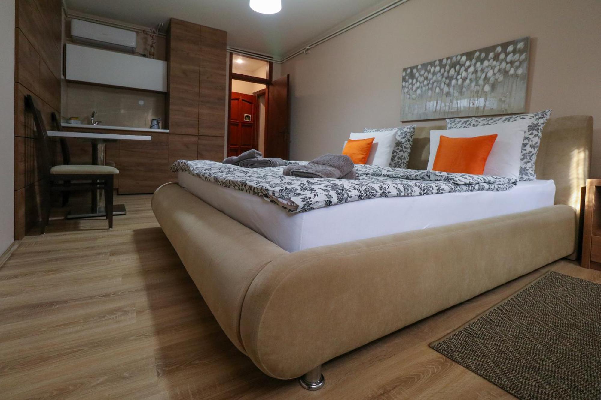Studio Apartments Maksimovic Ni Buitenkant foto